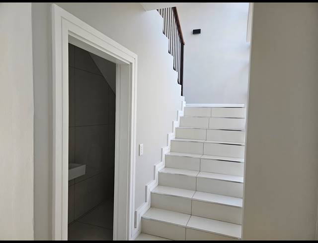 4 BEDROOM TOWNHOUSE TO LET IN IZINGA ESTATE